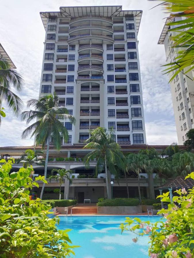 Apartamento Austin Mahkota Malacca Exterior foto